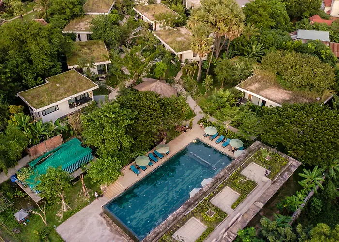 Hillocks & Siem Reap