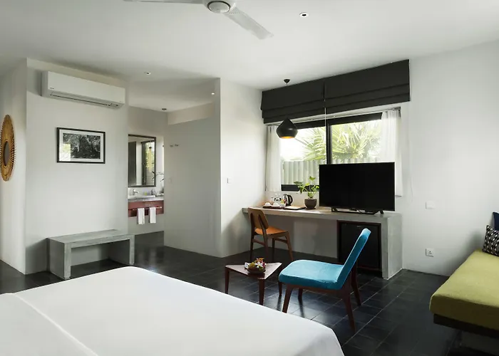 Hillocks & Hotel Siem Reap