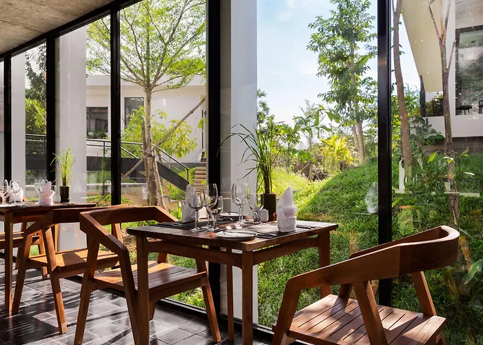Hotel Hillocks &