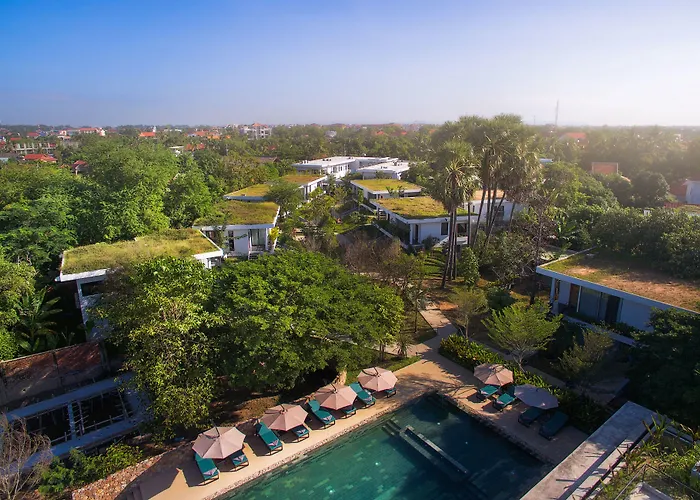 Hillocks & Siem Reap