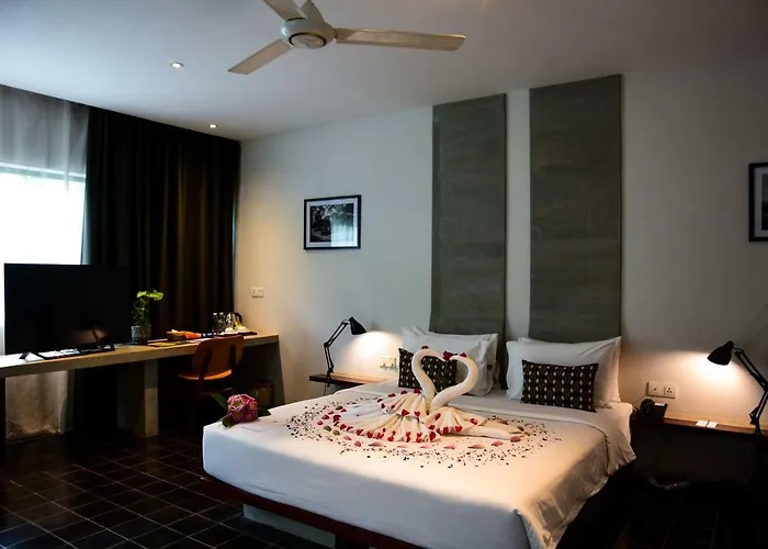Hotel Hillocks &